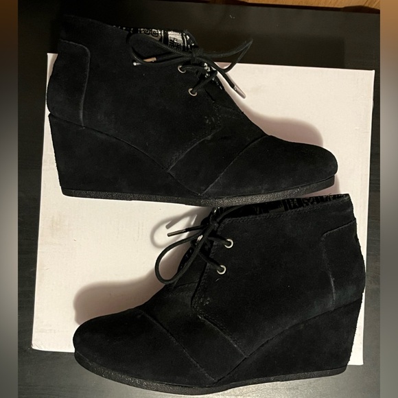 Toms Women's Black Suede Desert Wedges - Picture 10 of 12